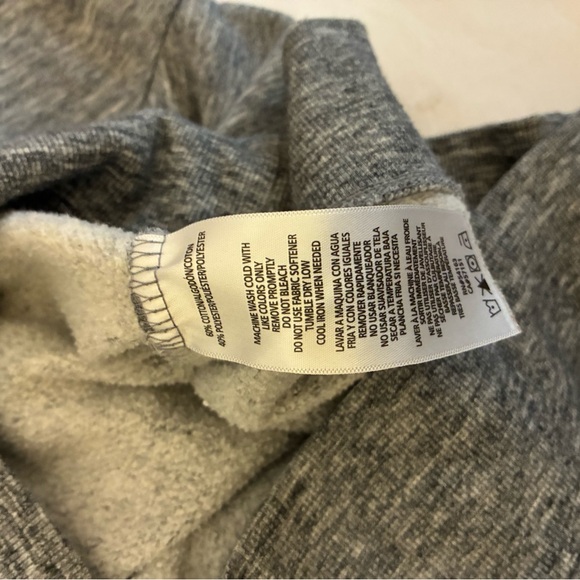 Calvin Klein sweatshirt - Picture 7 of 7